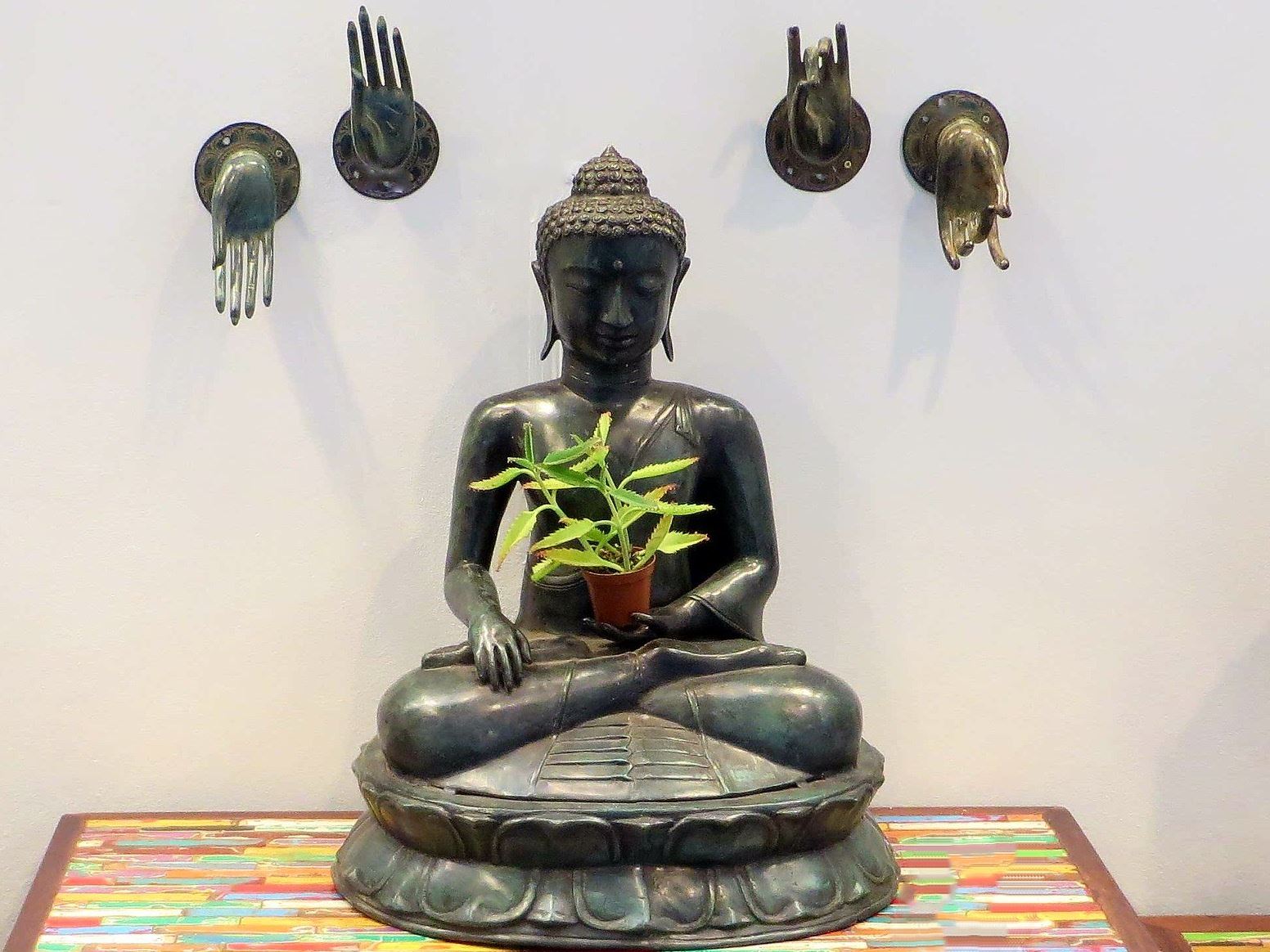  Händepositionen bei Buddha
