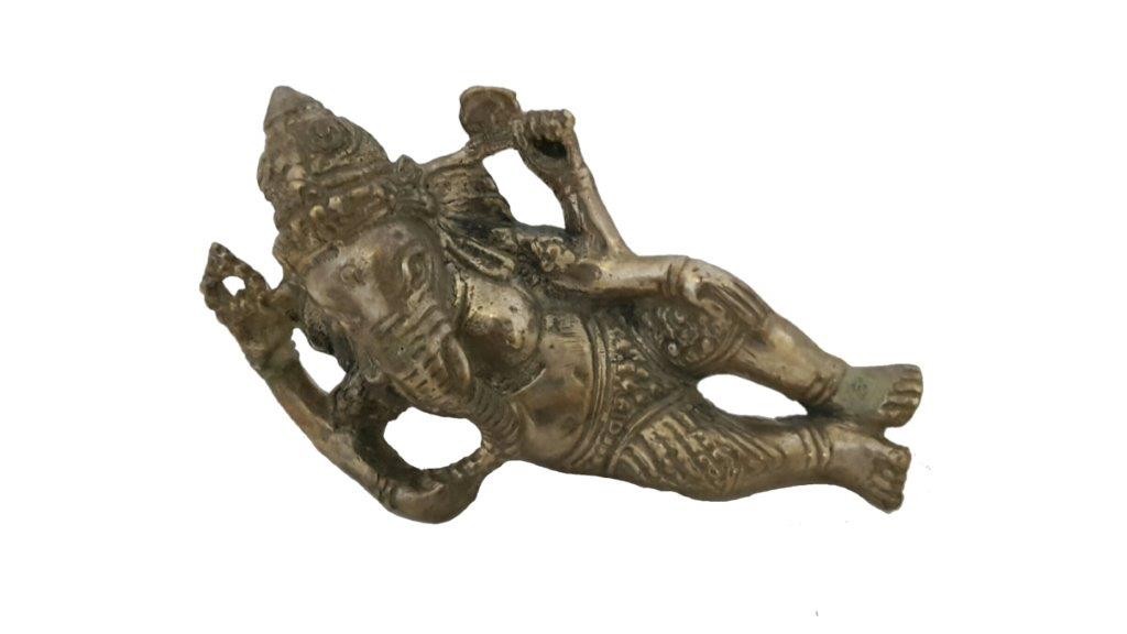 Ganesha, liegend