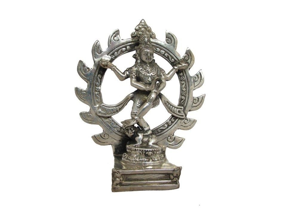 Shiva tanzend im Feuerkreis